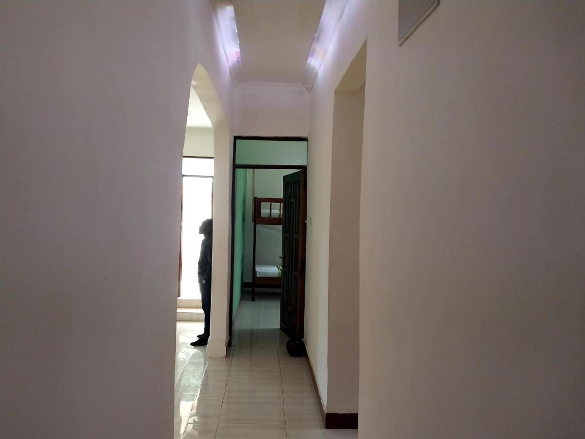 L&J Modern Backpackers Kigamboni Beach House Bed & Breakfast Dar es Salaam Exterior photo